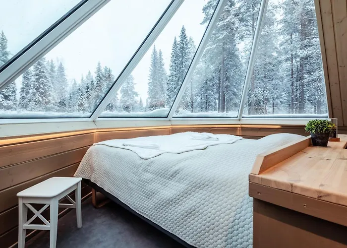 Pyhan Asteli Aurora Igloos & Suites منتجع 3*